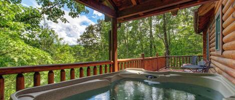 Tina de hidromasaje al aire libre