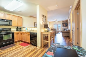 Condo, Multiple Beds, Balcony, Mountain View (Mountain View Condo 3702) | Interior