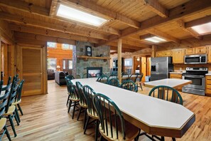 Cabin, Multiple Beds, Hot Tub, Garden View (Country Pines Lodge) | Dining