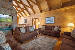 Cabin, nhiều giường, bồn tắm nước nóng, quang cảnh vườn (Country Pines Lodge) | Khu phòng khách