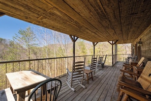 Property grounds - Country Pines Lodge (Sevierville)