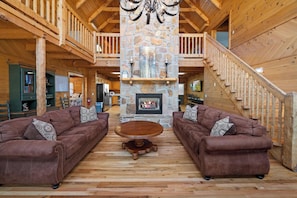 Cabane, plusieurs lits, bain à remous, vue jardin (Country Pines Lodge) | Coin séjour