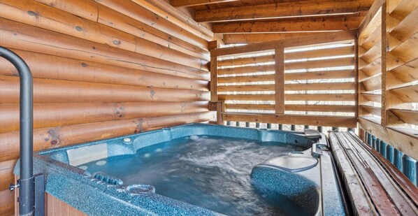 Indoor spa tub