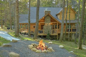 Exterior - Livin' It Up (Sevierville)