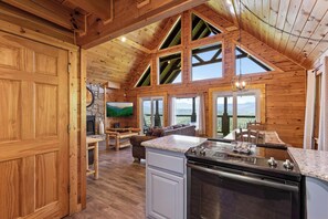 Casa, letti multipli, idromassaggio, vista montagna (Serenity Now) | Interni