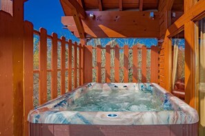 Room, Multiple Beds, Hot Tub, Mountain View (A Mountain Dream) | Outdoor spa tub