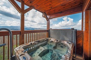 House, Multiple Beds, Hot Tub, Mountain View (Lookout Lodge) | Outdoor spa tub - Lookout Lodge (Sevierville)