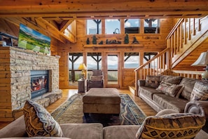 Ferienhaus, Mehrere Betten, Whirlpool, Bergblick (Lookout Lodge) | Wohnbereich