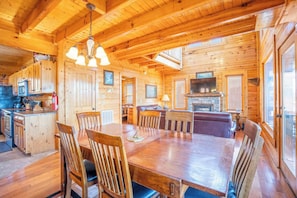 House, Multiple Beds, Hot Tub, Mountain View (Top of the World) | Dining - Top of the World (Sevierville)