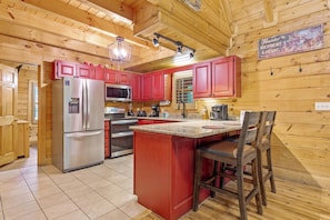 Casa, varias camas, hidromasaje, vista al jardín (Mountain Charm) | Cocina privada