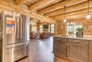 Interior - Smoky Mountain Ranch (Sevierville)