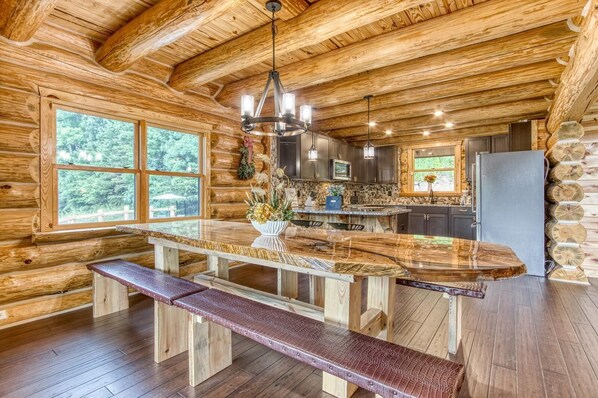 Dining - Smoky Mountain Ranch (Sevierville)