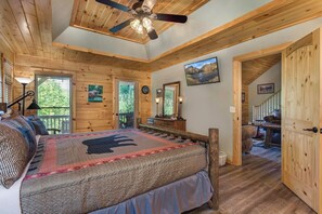 House, Multiple Beds, Hot Tub, Garden View (All About the Smokies) | 3 bedrooms, individually decorated, individually furnished, bed sheets