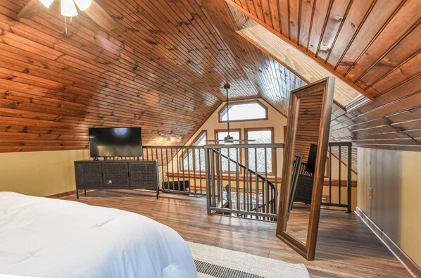 Rumah, Beberapa Tempat Tidur, hot tub, pemandangan kebun (Ain't Misbehavin') | 2 kamar tidur dan didekorasi berbeda-beda