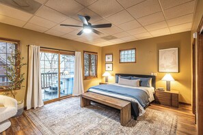 Room, Multiple Beds, Hot Tub, Mountain View (Ain't Misbehavin')