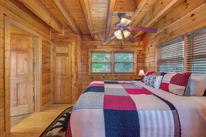 Room, Multiple Beds, Hot Tub, Mountain View (Eagles View Lodge)