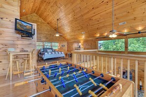Room, Multiple Beds, Hot Tub, Mountain View (Eagles View Lodge) | Game room