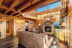 Room, Multiple Beds, Pool Access, Mountain View (Eagles View Lodge) | Interior - Eagles View Lodge (Sevierville)