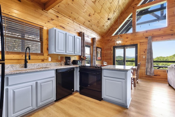 Maison, plusieurs lits, bain à remous, vue montagne (Starry Nights) | Cuisine privée