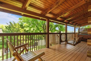 Property grounds - Three Bears (Sevierville)