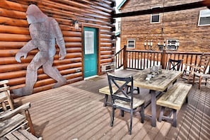 Maison, plusieurs lits, balcon, vue jardin (Sasquatch Inn) | Restauration extérieure