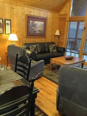 Cabin, Multiple Beds, Patio, Mountain View (American Spirit) | 2 bedrooms, individually decorated, individually furnished, bed sheets