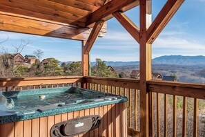 House, Multiple Beds, Balcony, Garden View (Sweet Slice of Heaven) | Outdoor spa tub - Sweet Slice of Heaven (Sevierville)