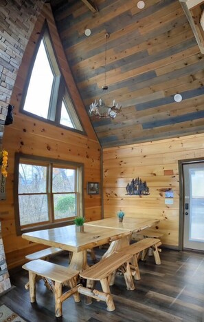 Casa, letti multipli, idromassaggio, vista montagna (High Point Ridge) | Ristoranti