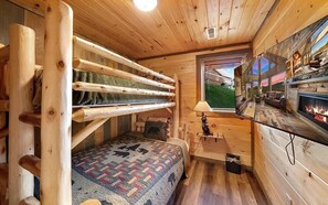 5 camere, con stile personalizzato, con arredamento individuale