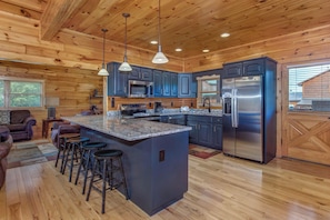 House, Multiple Beds, Kitchen, Mountain View (As Good As It Gets) | Private kitchen