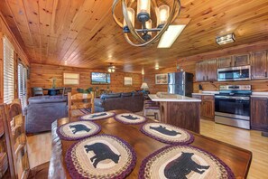 House, Multiple Beds, Patio, Mountain View (Sky High View) | Interior