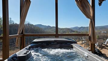 House, Multiple Beds, Balcony, Garden View (The Phoenix) | Outdoor spa tub