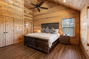 5 bedrooms, individually decorated, individually furnished, bed sheets - The Phoenix (Sevierville)