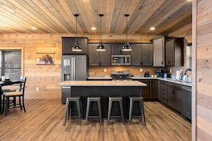 House, Multiple Beds, Balcony, Garden View (The Phoenix) | Private kitchen