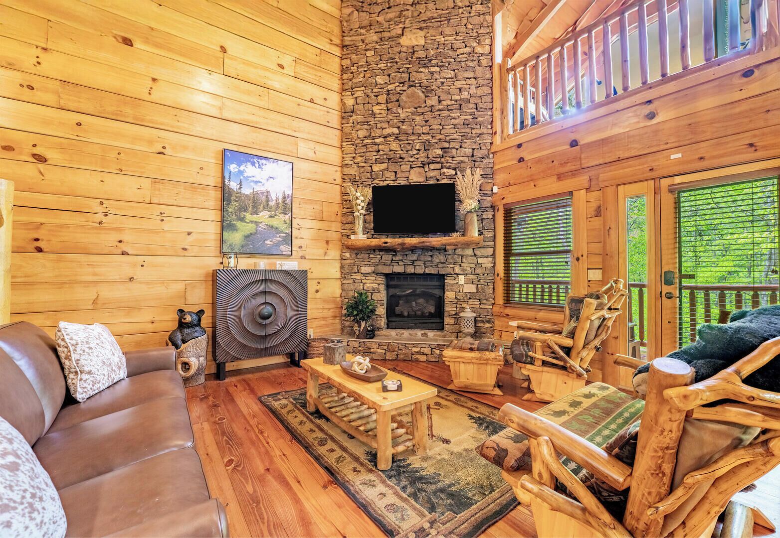 House, Multiple Beds, Balcony, Mountain View (Smoky Bear Cabin) | Living area