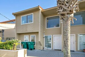 Townhome, Multiple Beds (Green Reef #6- Beachfront Bliss) | Exterior
