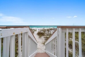 Ferienhaus, Mehrere Betten (Green Reef #6- Beachfront Bliss) | Unterkunftsgelände