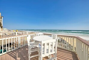 Townhome, Multiple Beds (Green Reef #6- Beachfront Bliss) | Outdoor dining