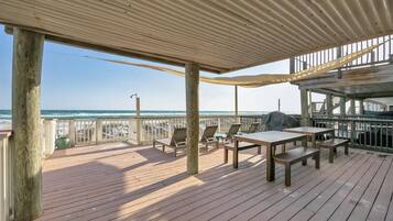 Townhome, Multiple Beds (Green Reef #6- Beachfront Bliss) | Outdoor dining