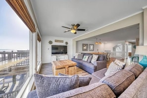 Townhome, Multiple Beds (Green Reef #6- Beachfront Bliss) | Living area