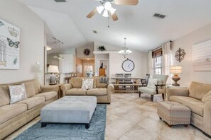 House, Multiple Beds (Cone's Cove) | Living area