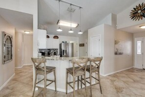 House, Multiple Beds (Cone's Cove) | Interior