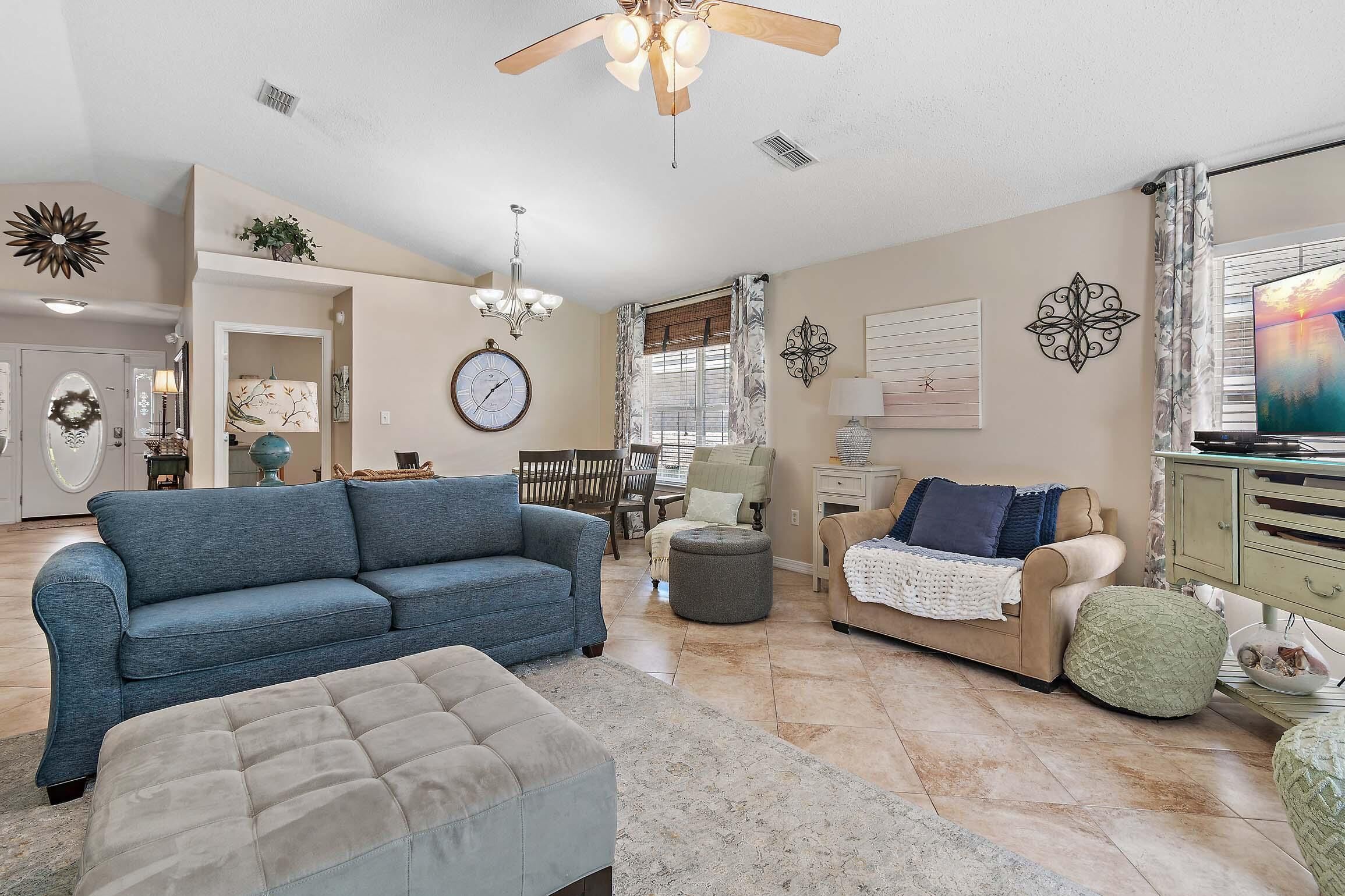 House, Multiple Beds (Cone's Cove) | Living area