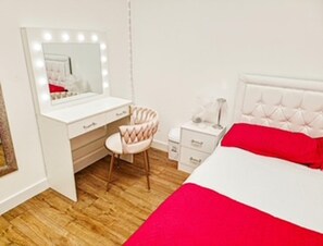 3 bedrooms, iron/ironing board, free WiFi, bed sheets