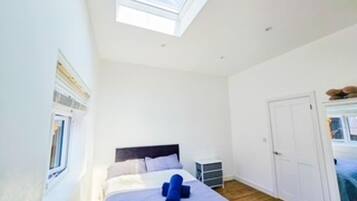 3 bedrooms, iron/ironing board, free WiFi, bed sheets