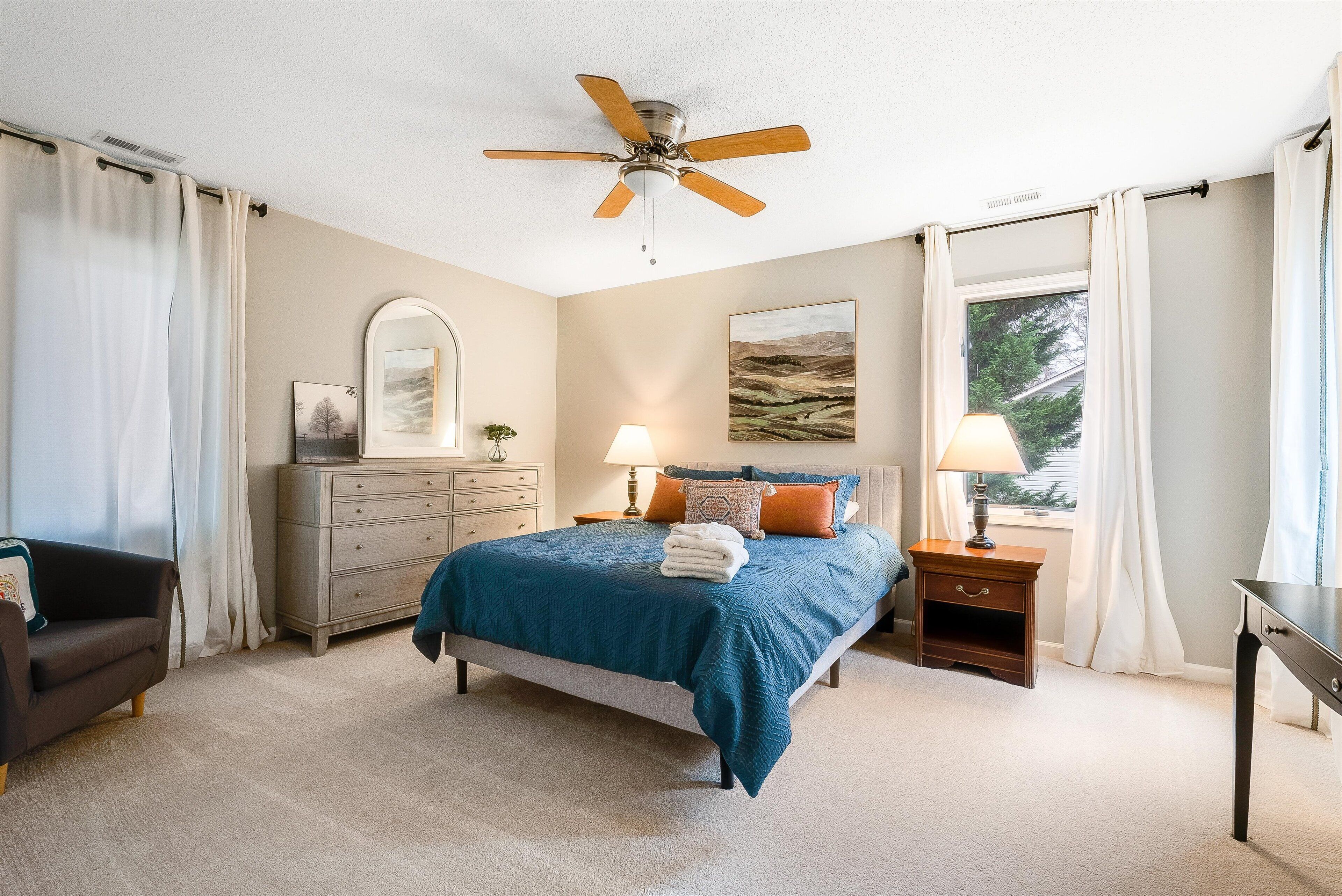 3 bedrooms, desk, travel crib, free WiFi