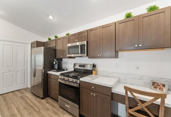 Fridge, microwave, oven, stovetop