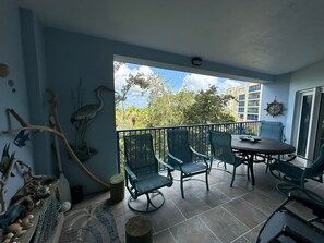 屋外ダイニングエリア