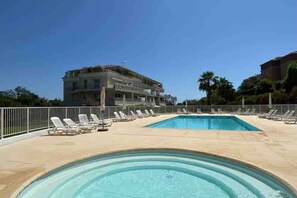 Pool - Penthouse 140 m2 + terrace 80 m2 - quiet - sea & mountain views + swimming pool (Antibes)