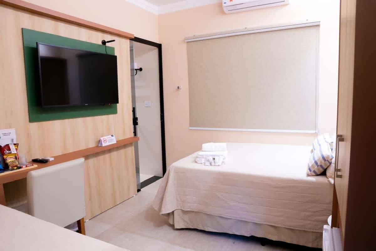 Double Room, 1 Double Bed, Private Bathroom | WiFi (free)
